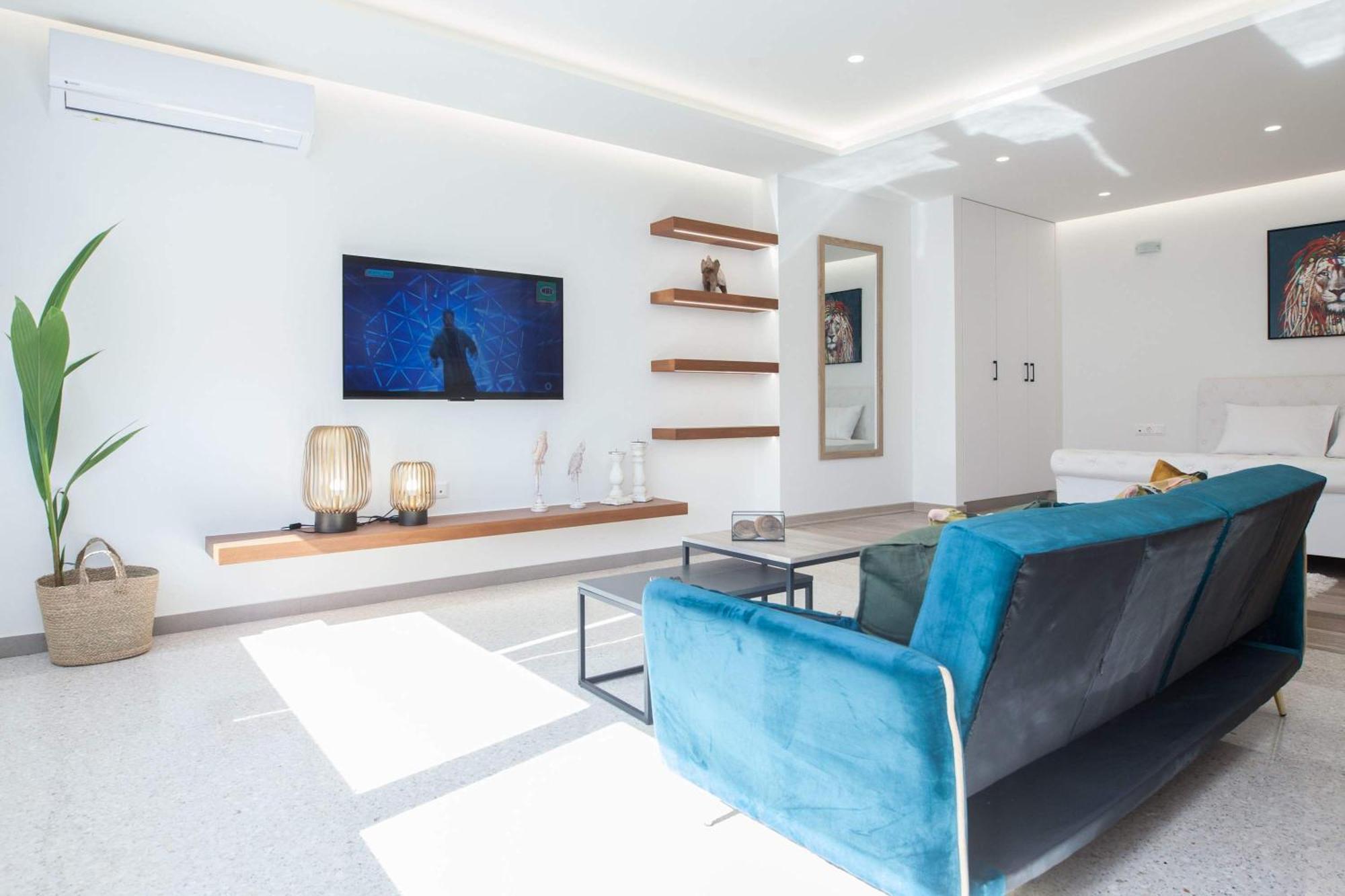 Stylish Modern Next To Port Apartament Pireus